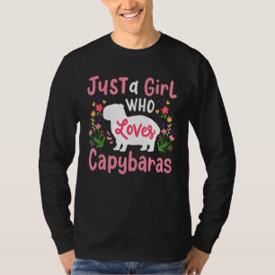 Camiseta Capybara É Uma Menina Que Ama Capybaras