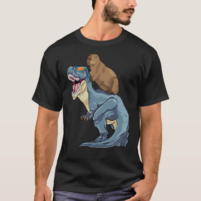 Camiseta Capybara Riding Dinosaur Rex Capibara Dino Rodent  (Frente)