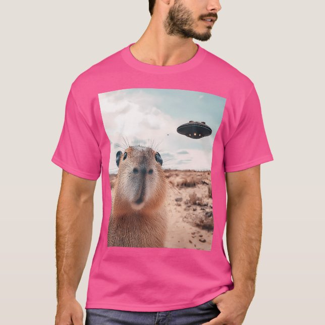 Camiseta Capybara Selfie Com Ufos Engraçado (Frente)
