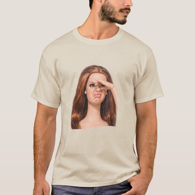 Camiseta Cara de Boneca Repulsiva Meme Engraçado , Boneca R (Frente)