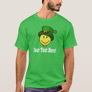 Camiseta Cara feliz clássica com um chapéu do Leprechaun