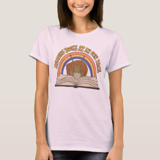Camiseta Caracol retrô lendo livros