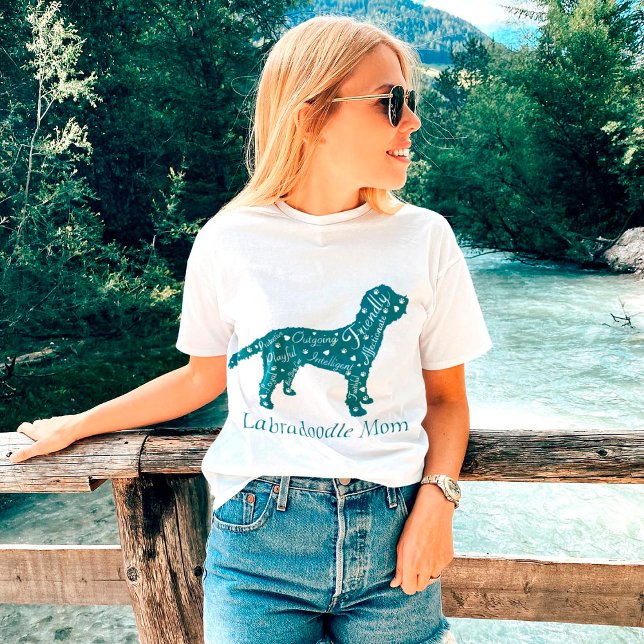 Camiseta Características de Labradoodle Mãe em Verde Água (Criador carregado)