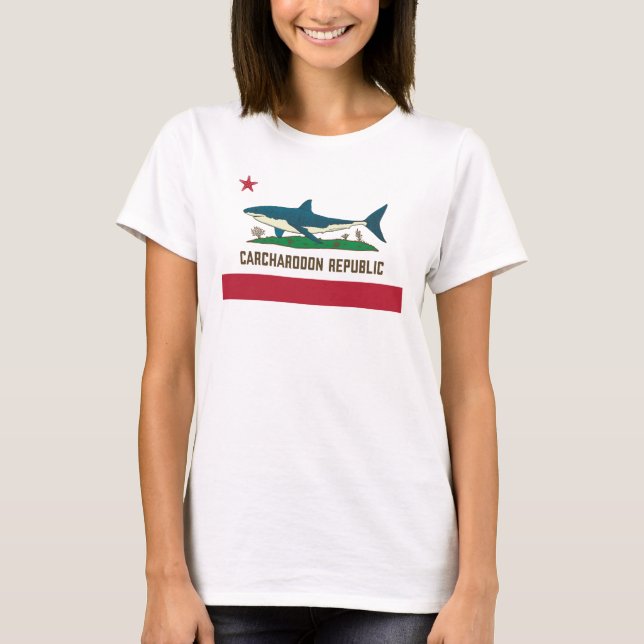 Camiseta Carcharodon Republic California Flag White Shark (Frente)