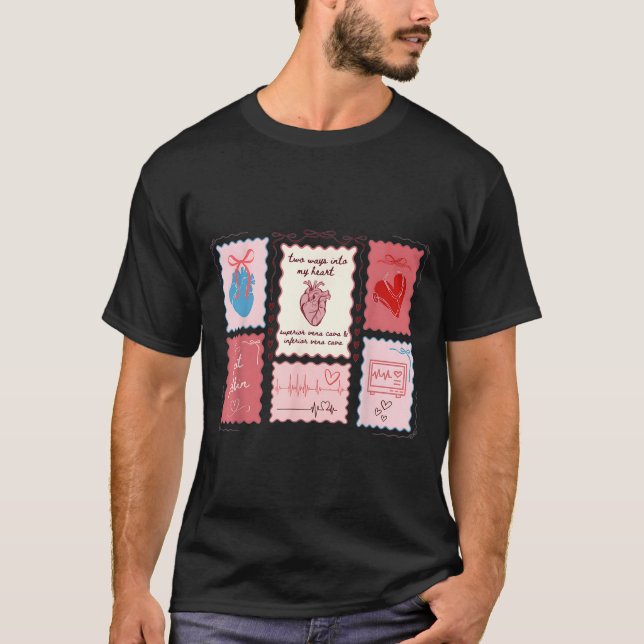 Camiseta Cardiac Nurse Scalloped Stamp Heart Anatomy Coquet (Frente)