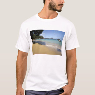 Camiseta Caribe - Tobago - Praia ao longo do Atlântico