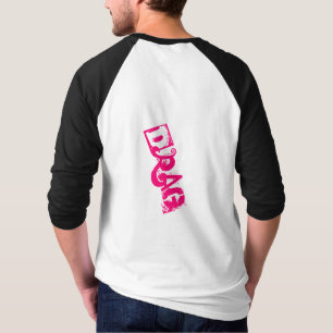 Camiseta Caricatura Drag Queen chutando a perna na T-Shirt