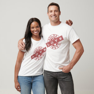Camiseta Carimbo De Texto - Tudo Que Precisamos É De Amor