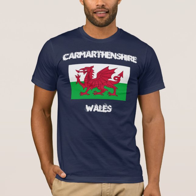 Camiseta Carmarthenshire, País de Gales com bandeira galesa (Frente)