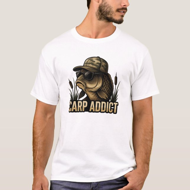 Camiseta Carp Addict Funny Fishing Adventure (Frente)