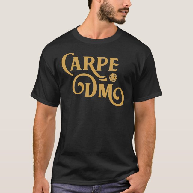 Camiseta Carpe DM Dungeon Master Tabletop RPG Gaming Essent (Frente)