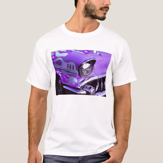 Camiseta Carro clássico: Chevrolet com capô em chamas (Frente)