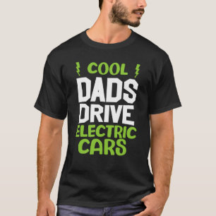 Camiseta carro elétrico com motor de pai legal presente na 