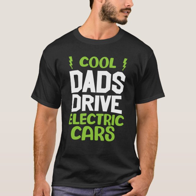Camiseta carro elétrico com motor de pai legal presente na  (Frente)