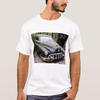 Camiseta Carro preto de Buick com musgo