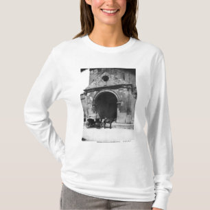 Camiseta Carruagem que espera antes do patamar da catedral