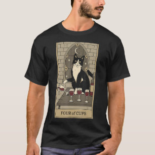 Camiseta Carta de Tarot Quatro de Copas Lua Crescente e Gat