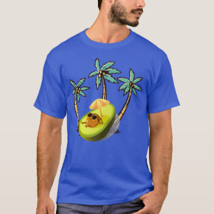 Camiseta cartão avocado na praia com óculos escuros