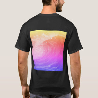 Camiseta cartaz de arco-íris brilhante retratando uma onda