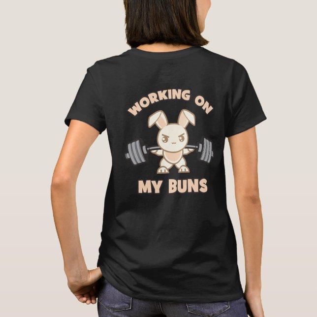 Camiseta Cartoon Bunny do Workout - Trabalhando Em Meus Pei (Verso)