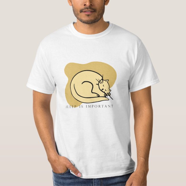 Camiseta Cartoon Cat Sleeping Tee - Pet Aestético Relaxante (Frente)