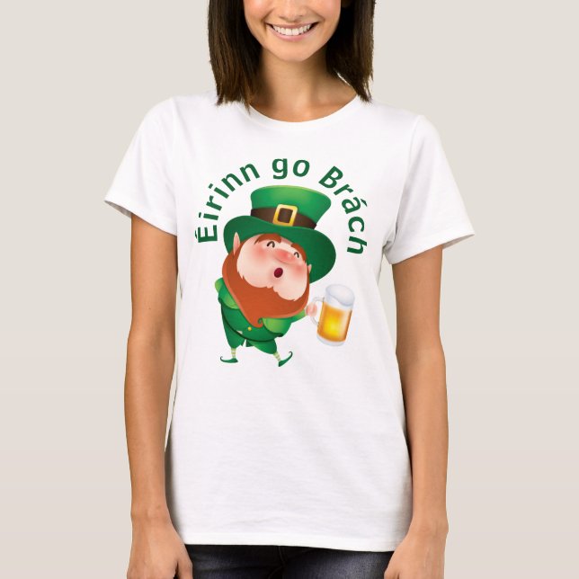 Camiseta Cartoon Leprechaun com Cerveja T-Shirt (Frente)