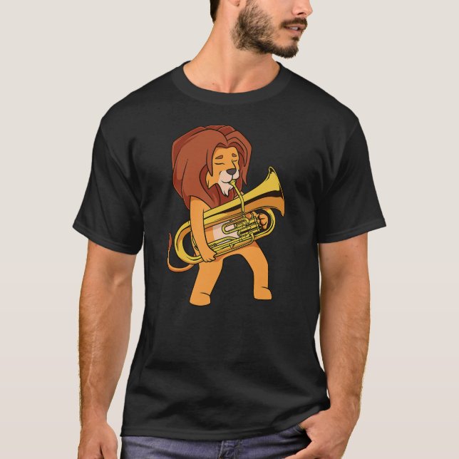 Camiseta Cartoon lion playing euphonium (Frente)