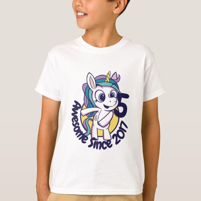 CAMISETA CARTOON UNICORN DE ANIVERSÁRIO PERSONALIZADO (Frente)