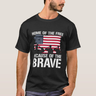Camiseta Casa Dos Livres Por Causa Da Corajosa Bandeira Dos