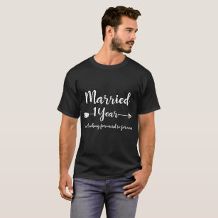 Camiseta casado 1 ano e olhando para a frente ao husb do