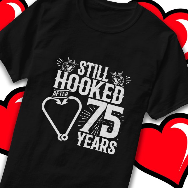 Camiseta Casado 75 Anos Pescendo Engraçado 75 Anos (Criador carregado)