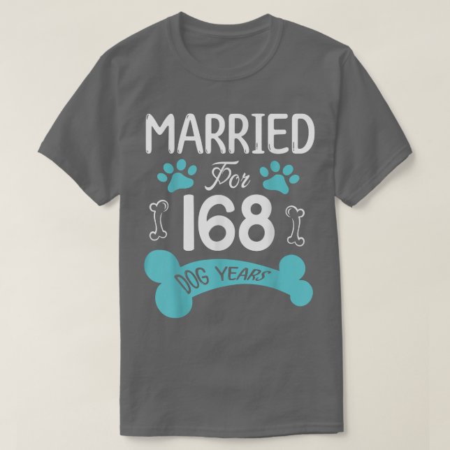 Camiseta Casado por 160 Cachorros 24 anos de casamento (Frente do Design)