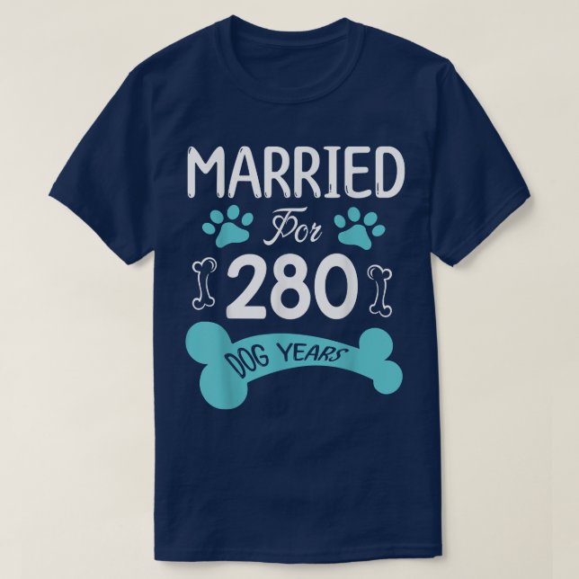 Camiseta Casados Por 280 Anos de Cachorro 40º Aniversário d (Frente do Design)