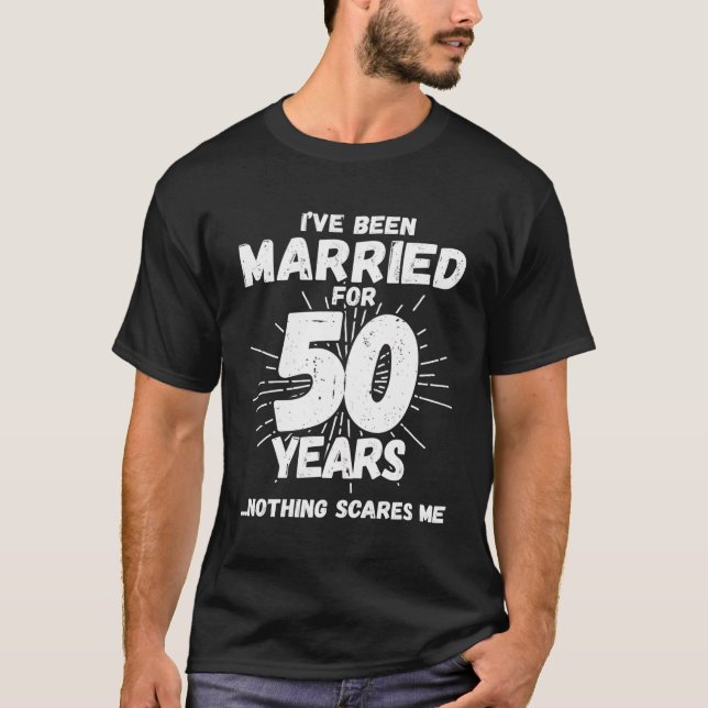 Camiseta Casais Casados 50 Anos - 50 Casamentos Engraçados  (Frente)