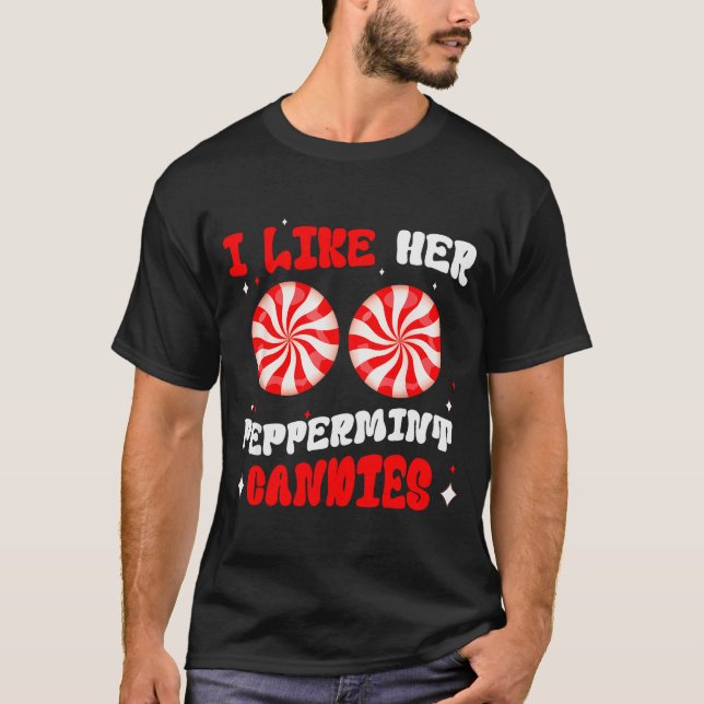 Camiseta Casais Combinando Natal Eu Gosto Dela Peppermint C (Frente)