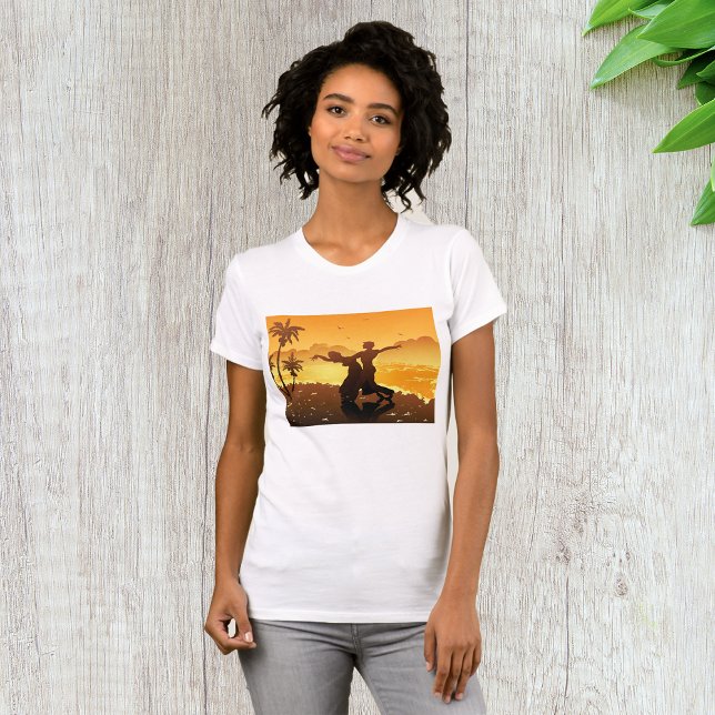 Camiseta Casal Dançando Na Praia Womens T-Shirt (Criador carregado)