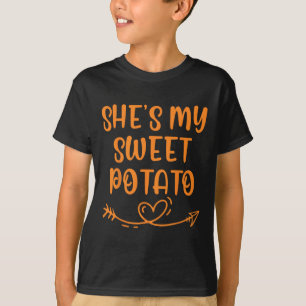 Camiseta Casal de Ação de Graças Ela é minha batata doce