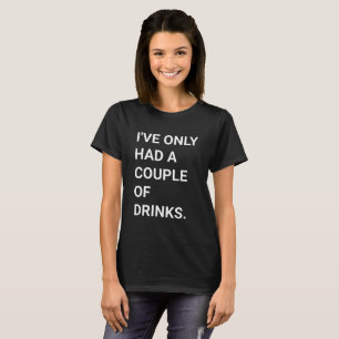Camiseta Casal de Bebidas - Citação de Festa Branca Engra