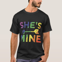 Casal lésbica dá presentes que ela é a minha irmã 