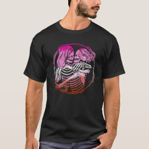 Camiseta Casal LGBT Mês Orgulho Beijando Esqueletos Lésbica