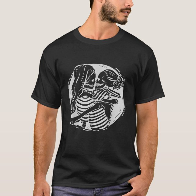 Camiseta Casal LGBTQ Orgulho LGBTQ Skeletons beijando Valen (Frente)