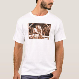 Camiseta Casal Vintage Hugging Camp Buddies