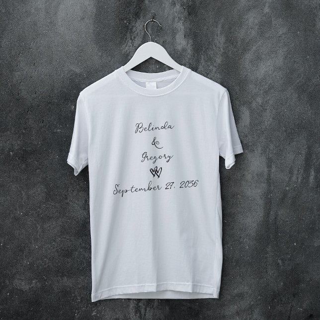 Camiseta Casamento com Tipografia Escrita Manuscrita de Man (Minimalist Script Hand Written Typography Wedding T-Shirt)