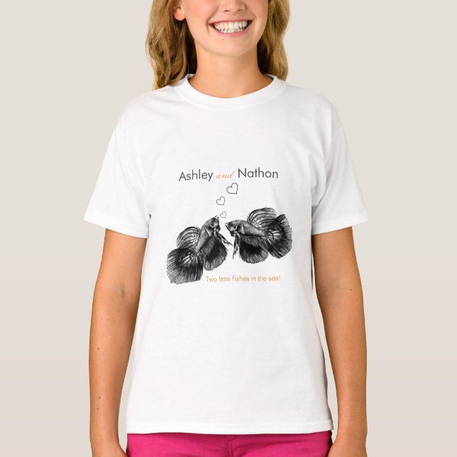 Camiseta Casamento de Peixes Dourados Elegante Preto (Frente)