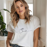 Camiseta Casamento de Tipografia Moderna Elegante de Bride<br><div class="desc">Bride Modern Elegant Script Typografia de Casamento T-Shirt apresenta o texto simples "Noiva" em uma elegante tipografia moderna de escrita em caligrafia negra. Perfeito para a noiva para um dia de chá de panela ou casamento. Projetado pelo Evco Studio www.zazzle.com/store/evcostudio</div>
