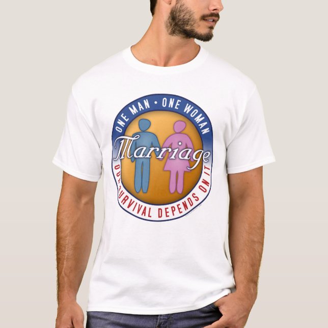 Camiseta Casamento "um homem… T-shirt de uma mulher" (Frente)