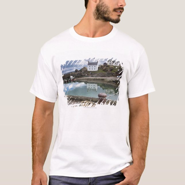 Camiseta Casas e barcos ao longo da água (Frente)