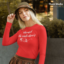 Camiseta Casou-se com esta Tipografia Moderna do Coração do