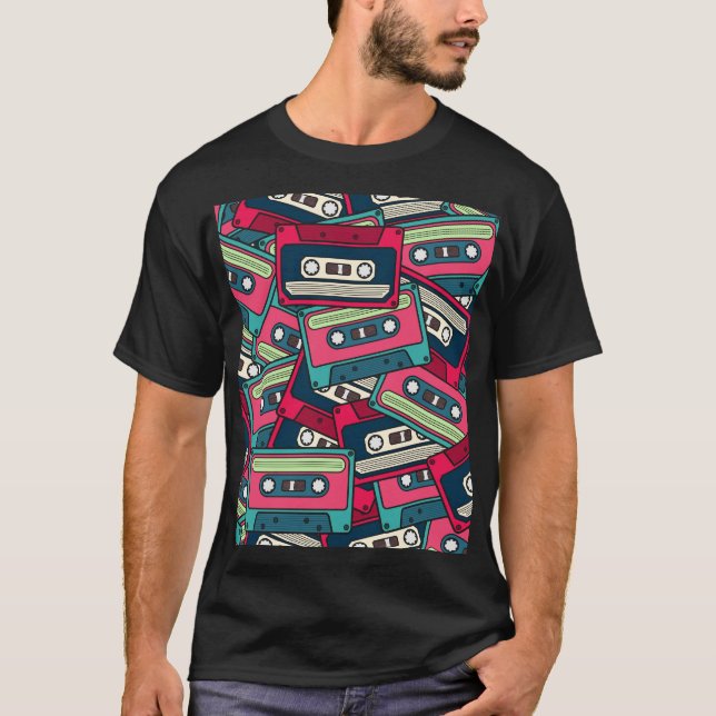 Camiseta Cassete: Padrão Irregular Colorido. (Frente)