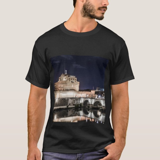 Camiseta Castel Sant Angelo à noite em Roma (Frente)